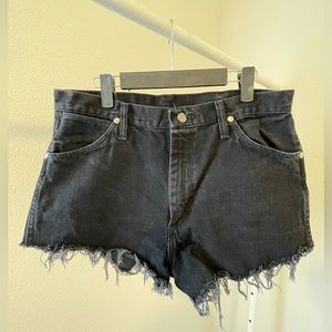 Wrangler cutoff shorts • Black